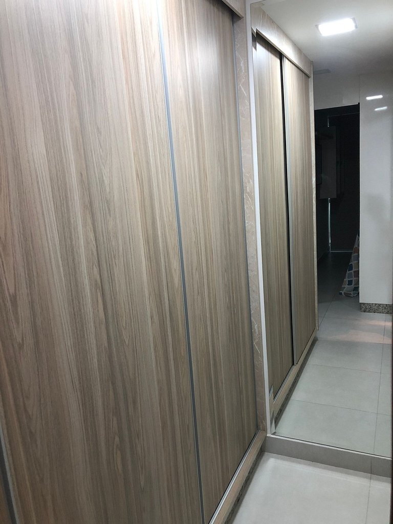 Apartamento com Varanda Churrasqueira e Garagem