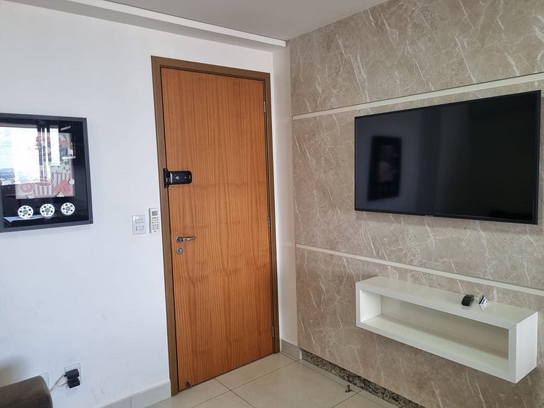 Apartamento com Varanda Churrasqueira e Garagem