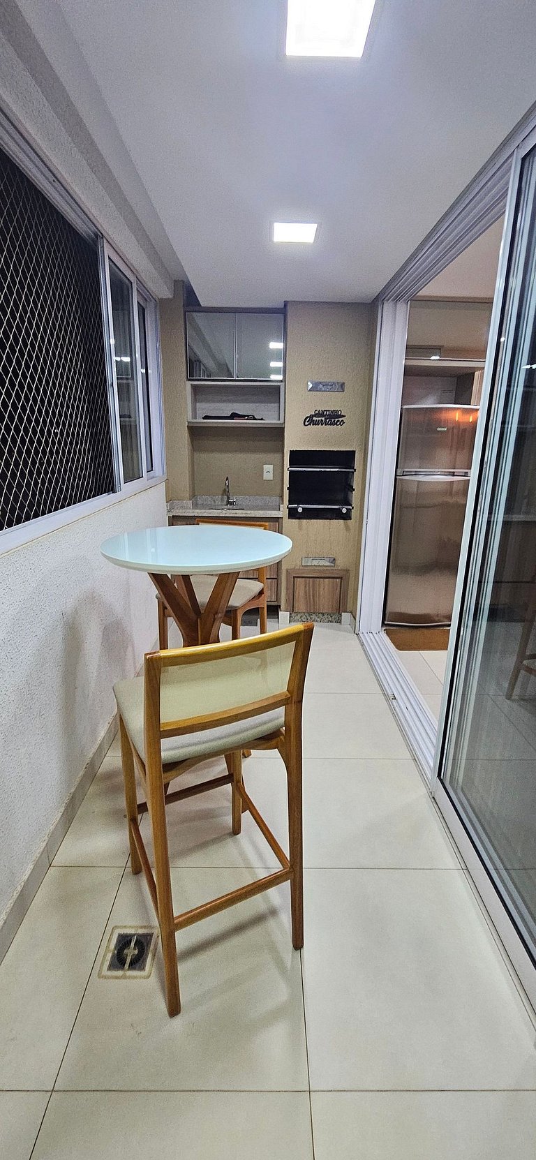 Apartamento com Varanda Churrasqueira e Garagem