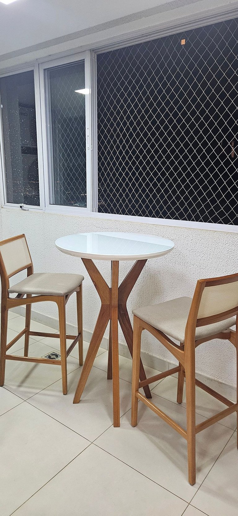 Apartamento com Varanda Churrasqueira e Garagem