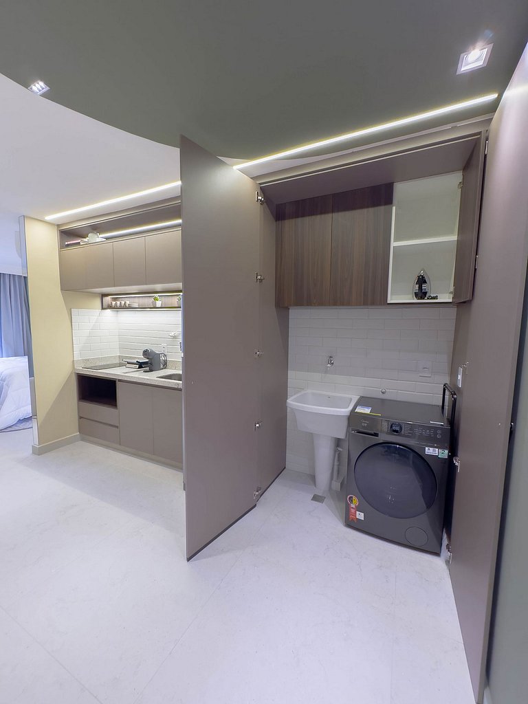 FR1307B Estúdio alto padrão com cama king e garagem