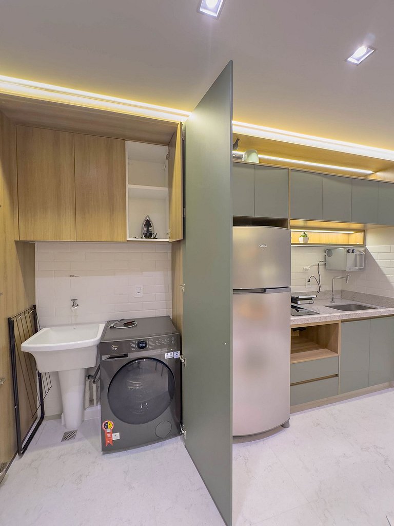 FR1605A Estúdio moderno com cama king e garagem