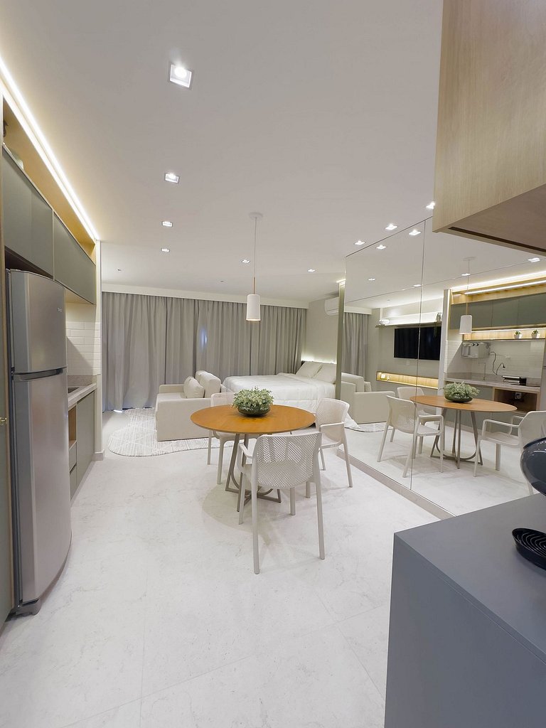 FR1605A Estúdio moderno com cama king e garagem
