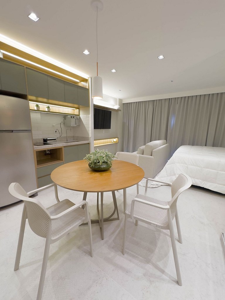 FR1605A Estúdio moderno com cama king e garagem