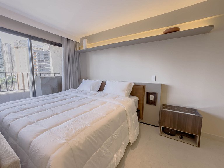 FR1103B Estúdio moderno com cama king e garagem