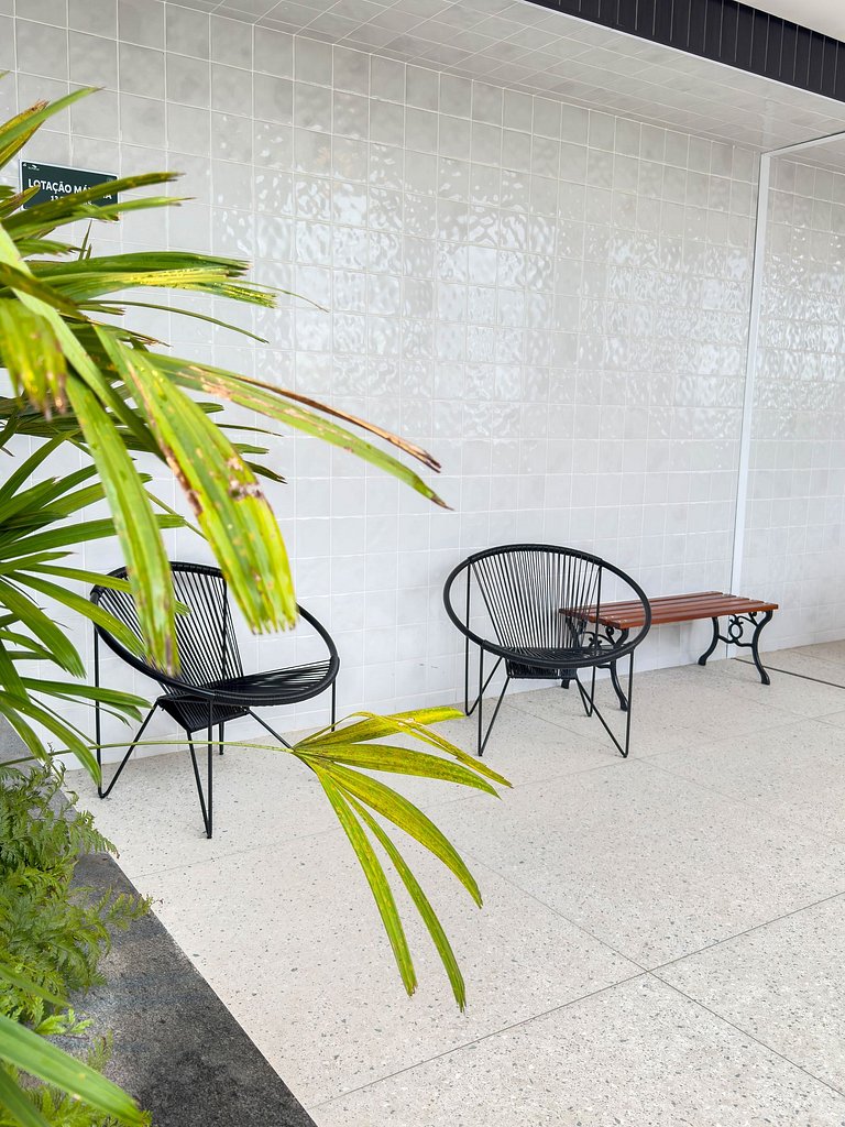 FR1307A Moderno e completo com cama king e garagem