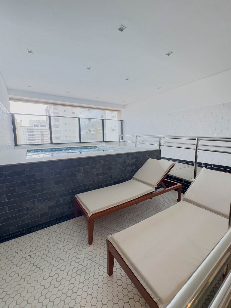 FR1307A Moderno e completo com cama king e garagem