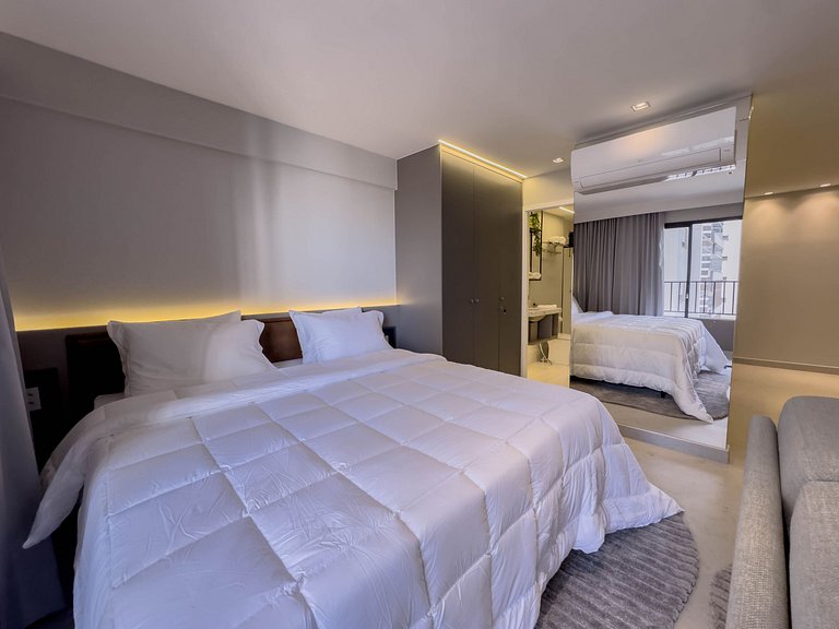 FR1207B Estúdio novo com cama king e garagem