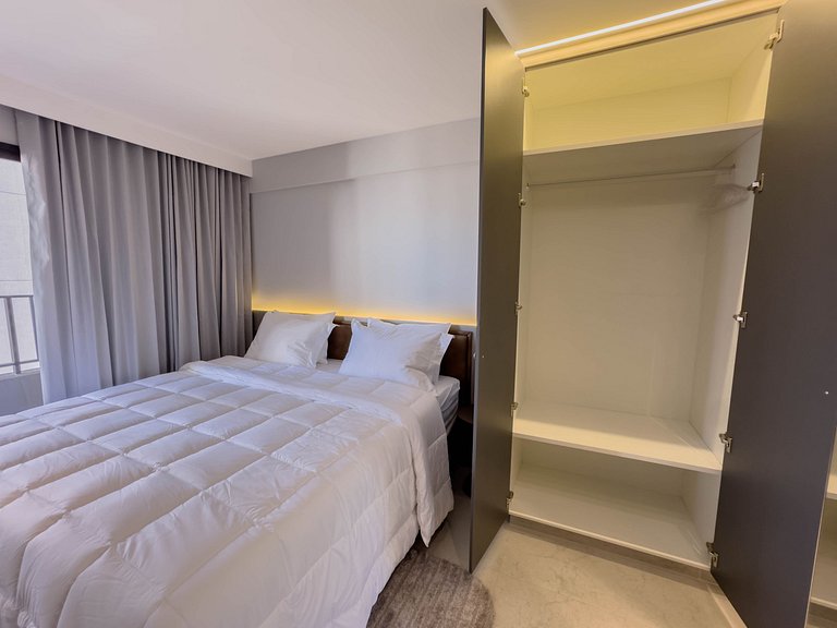 FR1207B Estúdio novo com cama king e garagem