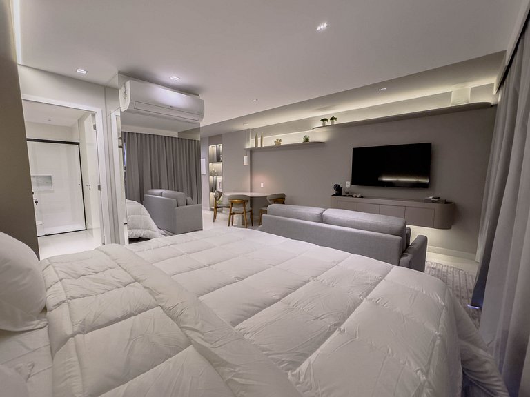 FR1207B Estúdio novo com cama king e garagem