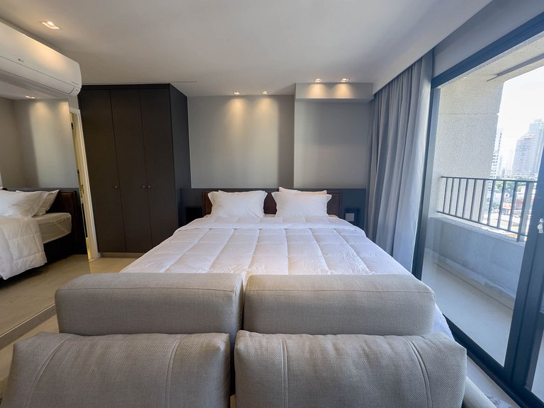 FR1303B Estúdio com cama king-size e garagem