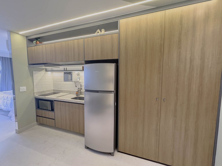 FR1307A Moderno e completo com cama king e garagem